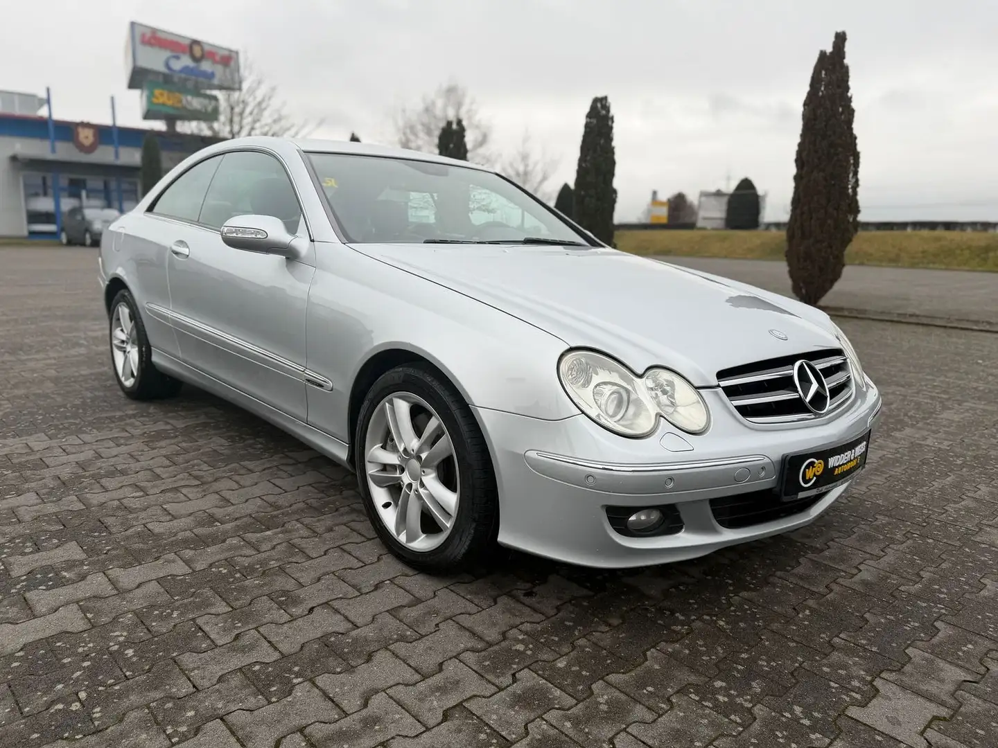Mercedes-Benz CLK 320 CDI AUTOMATIK/NAVI/XENON/LEDER/S-HEFT Silber - 2