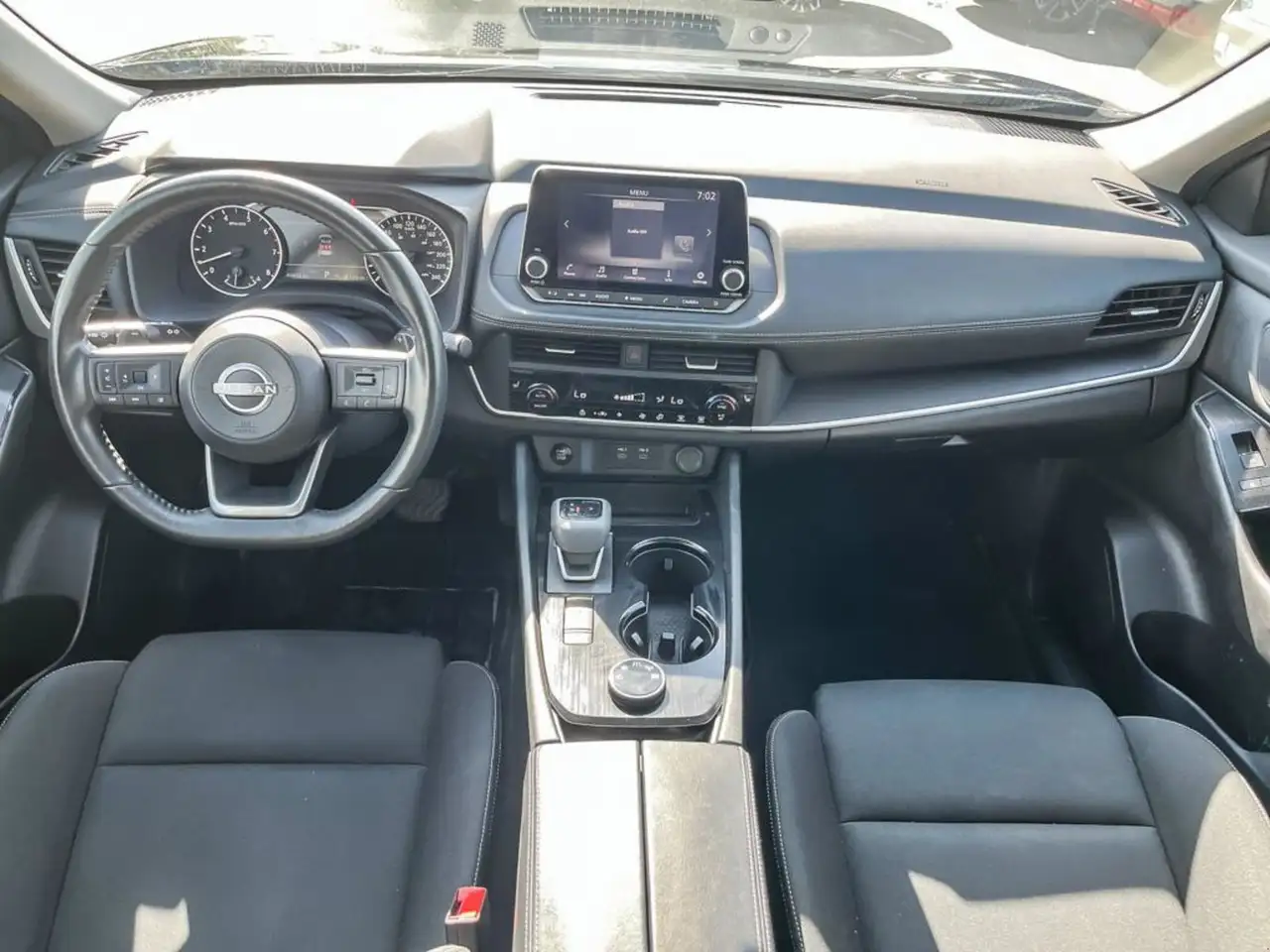 Nissan Rogue снимка Nissan Rogue