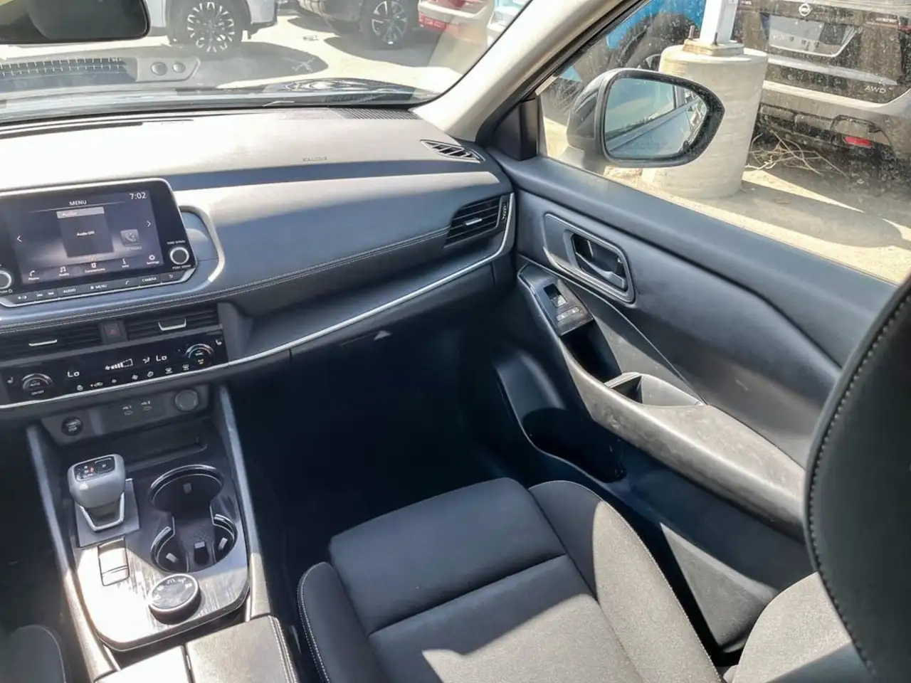 Nissan Rogue снимка Nissan Rogue