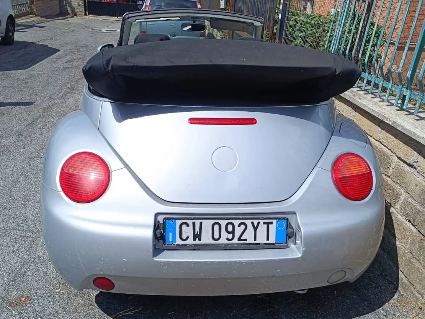 Volkswagen New Beetle cabrio 1.9 tdi Argento - 1