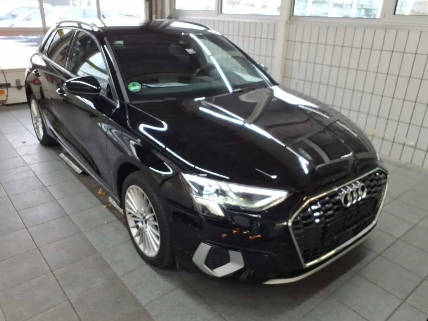 Audi A3 advanced 40 TFSI e Navi*LED*PDC*SHZ Schwarz - 2