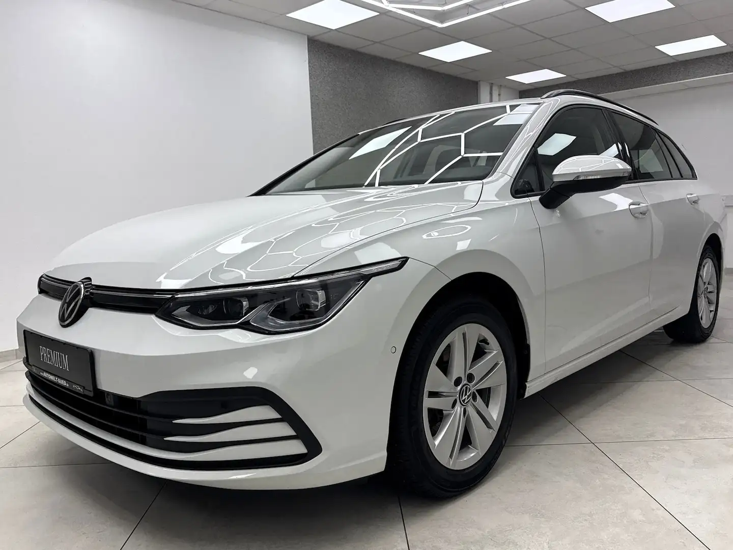 Volkswagen Golf Variant 2.0 TDI DSG Life Matrix AHK ACC Mem Rcam Ergo Weiß - 2