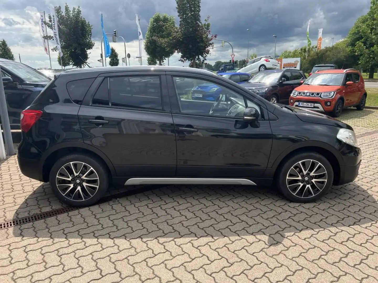 Suzuki SX4 S-Cross 1.6 Limited Allgrip Allwetter Nero - 2