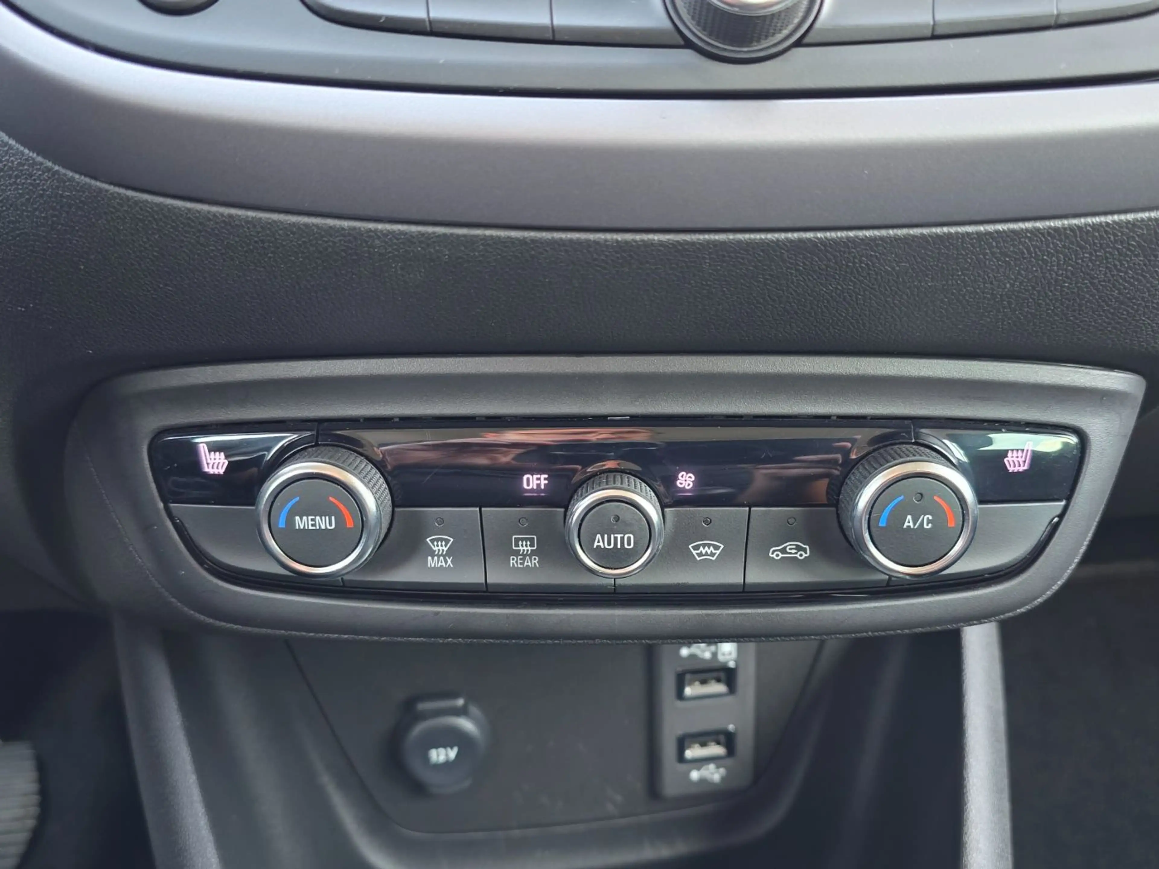 Opel Crossland Ultimate 1.2 Inspektionspaket BigDeal! — photo 11