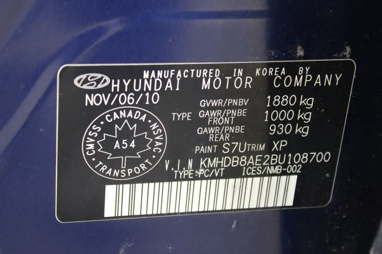 Hyundai ELANTRA photo Hyundai ELANTRA
