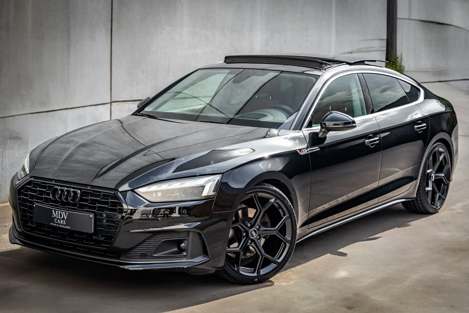 Audi A5 S-LINE*LOOK*PANORAMIQUE*BLACKEDITION Zwart - 2