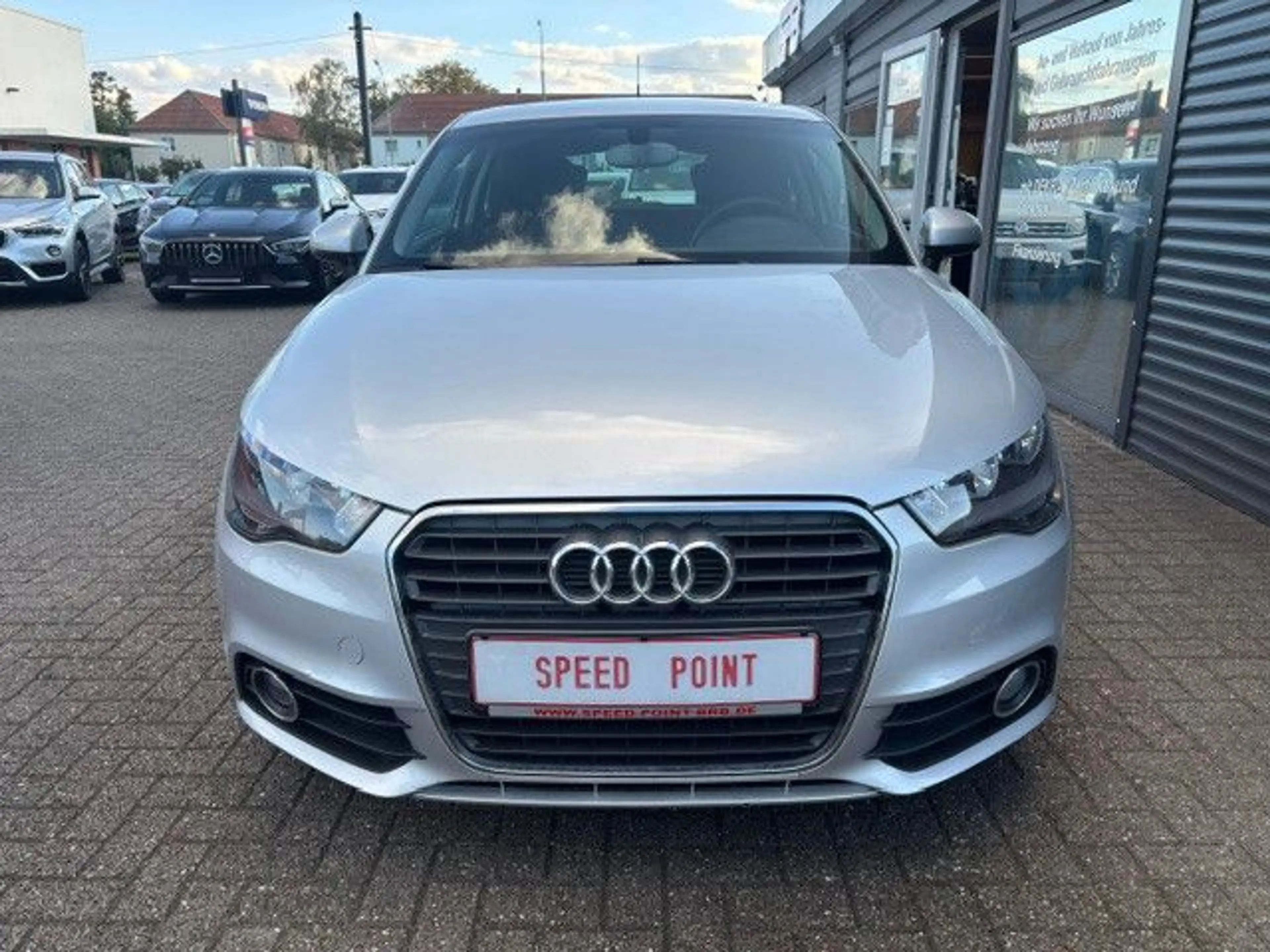 Audi A1 attraction Klima/Sitzheizung/PDC/Allwetter — photo 6