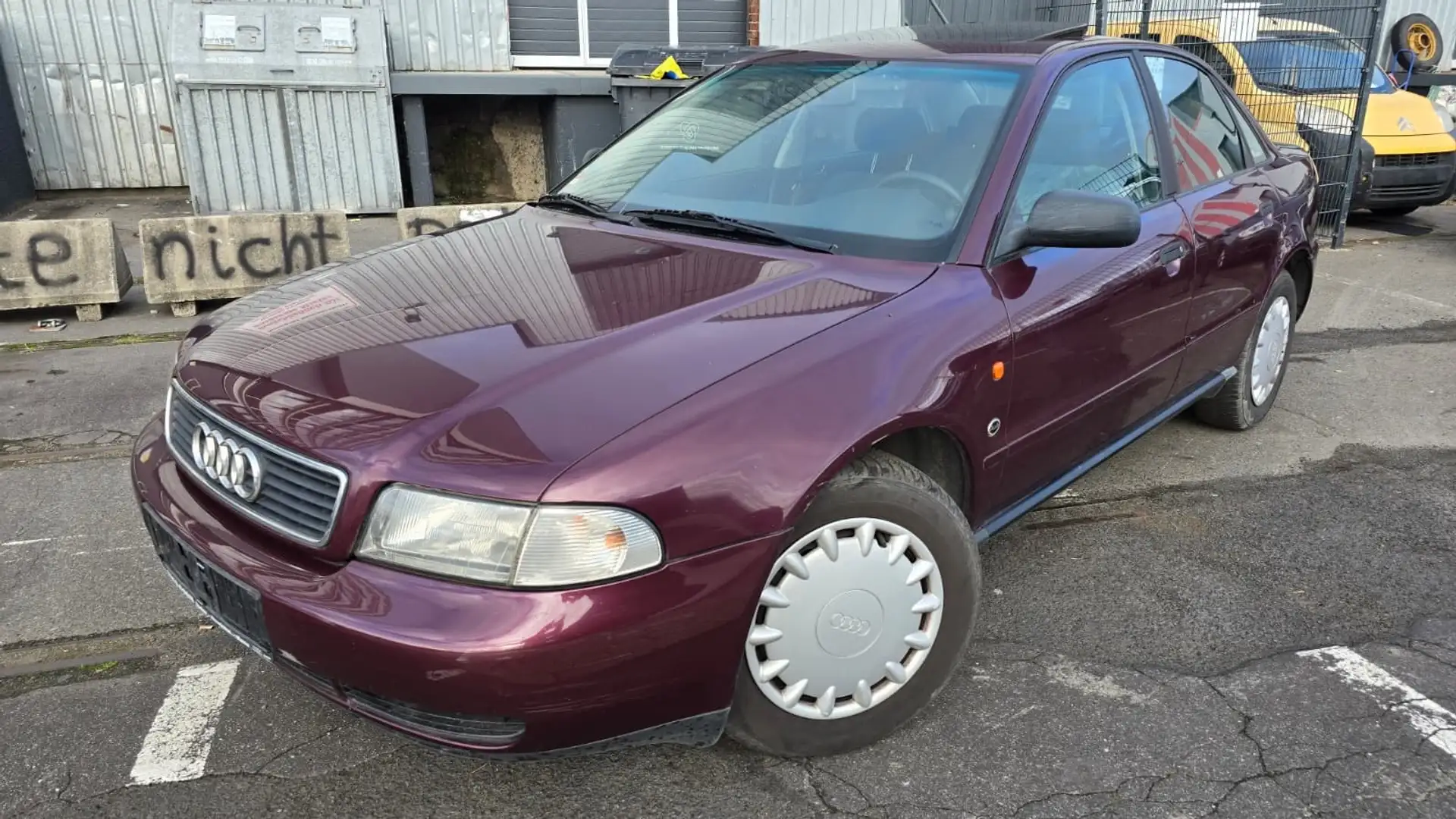 Audi A4 A4 1.6 Rot - 1