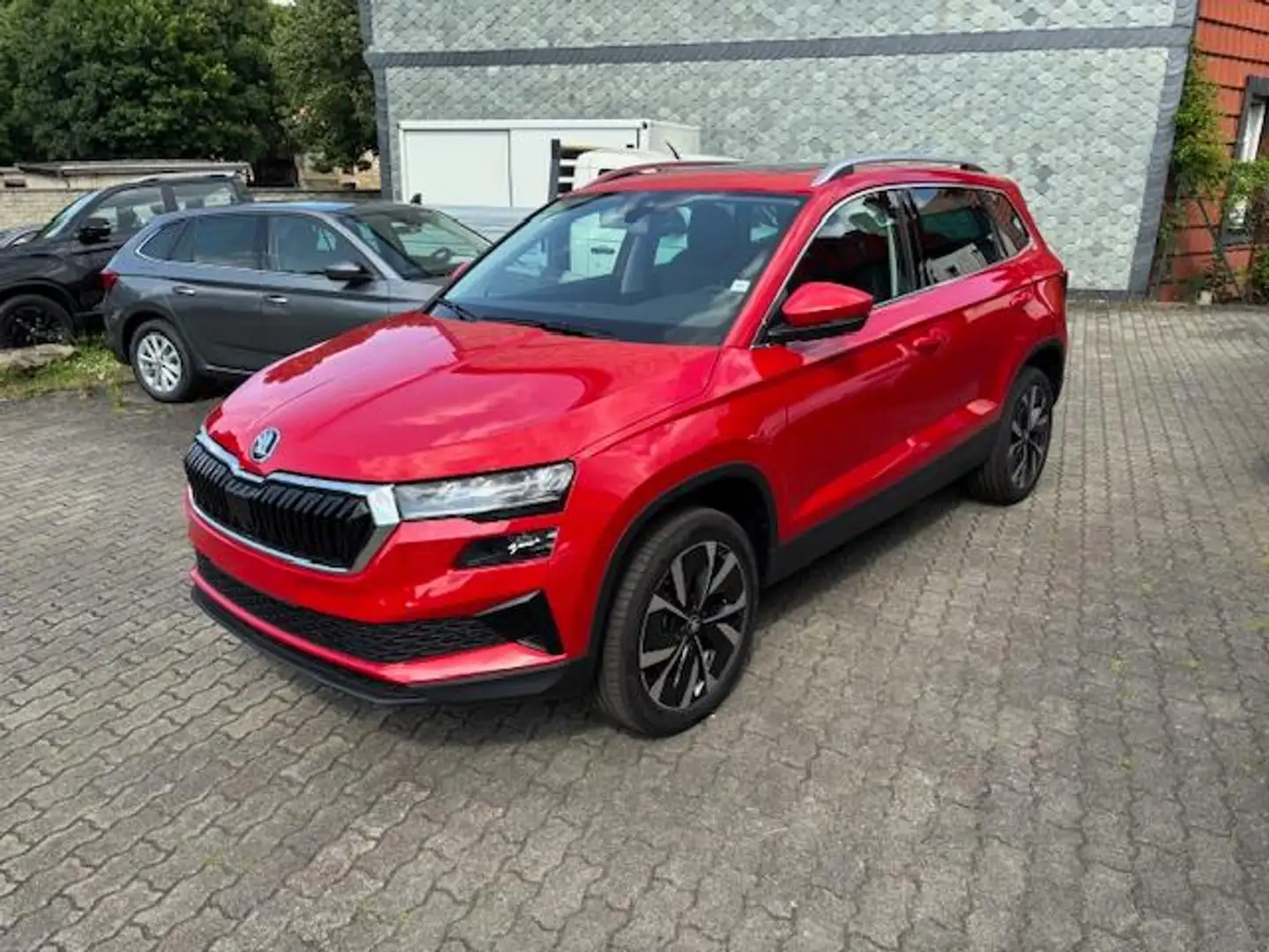 Skoda Karoq 1.5 TSI DSG Sport+PANORAMA+ACC+KAMERA+LM18 Rojo - 1