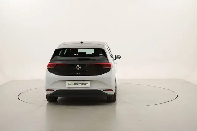 Volkswagen Id.3 view 4