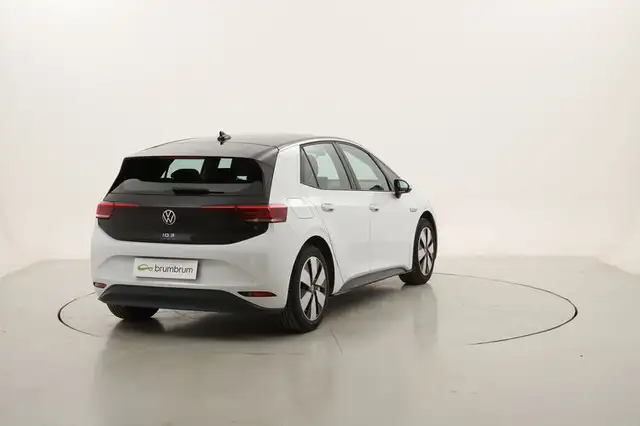 Volkswagen Id.3 view 5
