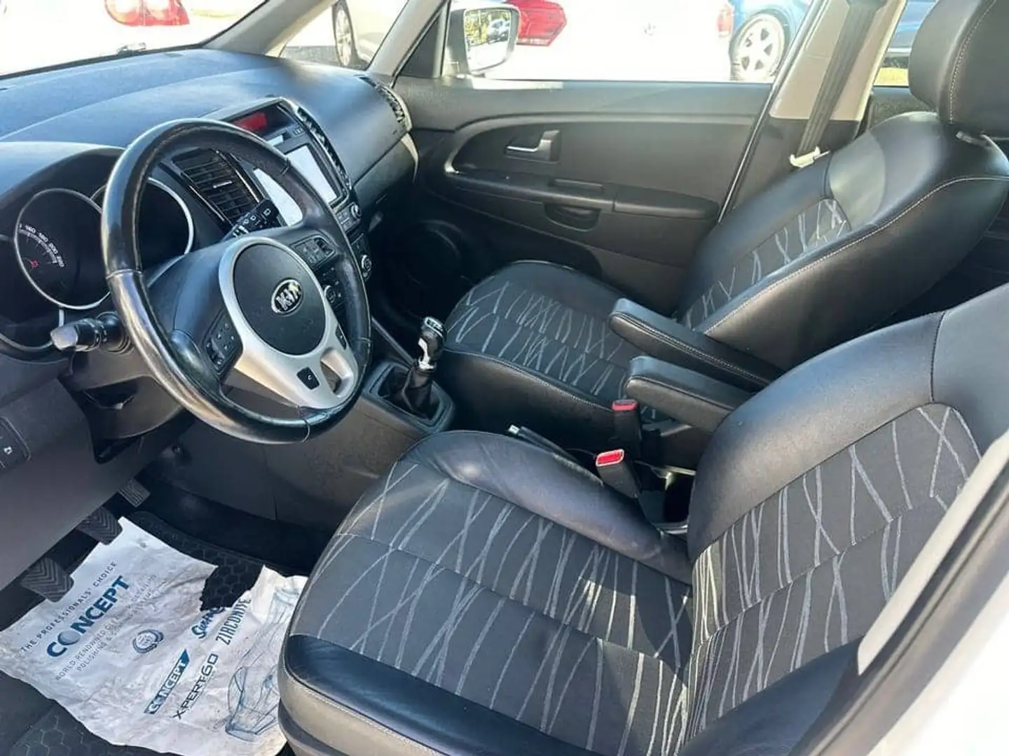 Kia Venga 1.4 CRDi 90 ch Style - 2