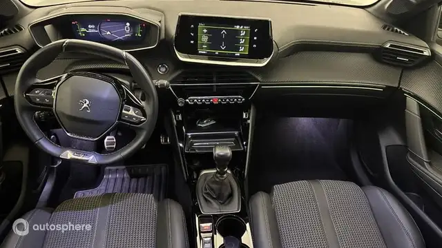 Peugeot 208 view 11