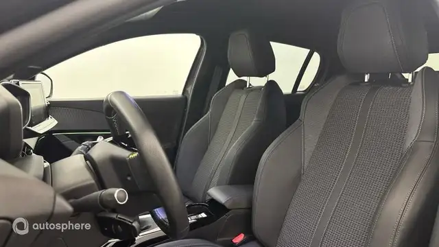 Peugeot 208 view 12
