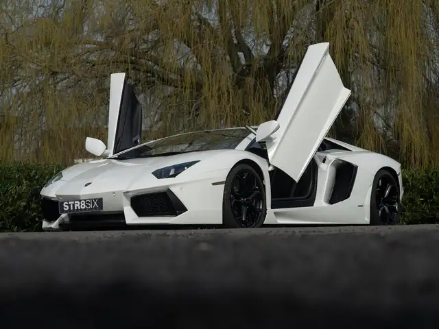 Lamborghini Aventador LP700-4 6.5 V12 (2012) 700 PK | Bianco Isis | Capr