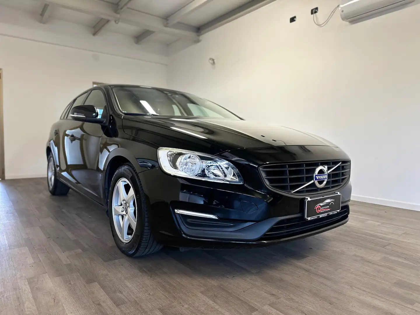 Volvo V60 V60 I 2014 2.0 d2 R-design (momentum) EURO 6 Nero - 2