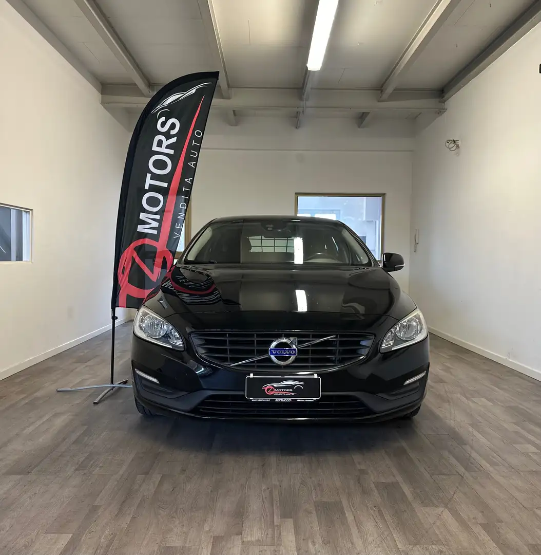 Volvo V60 V60 I 2014 2.0 d2 R-design (momentum) EURO 6 Nero - 1