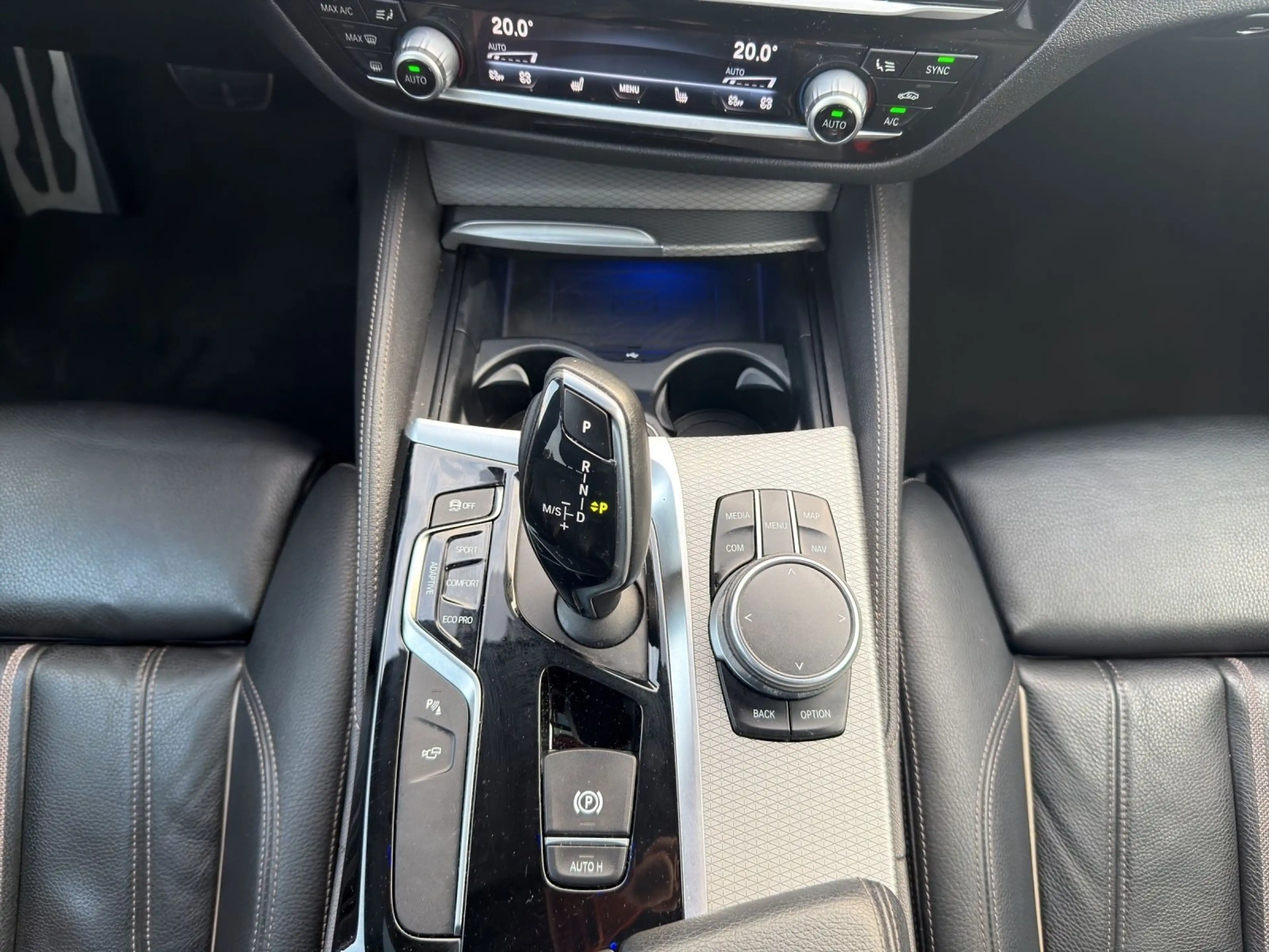 BMW 520 d Touring M-Sport *Garantie*Finanzierung* — photo 15