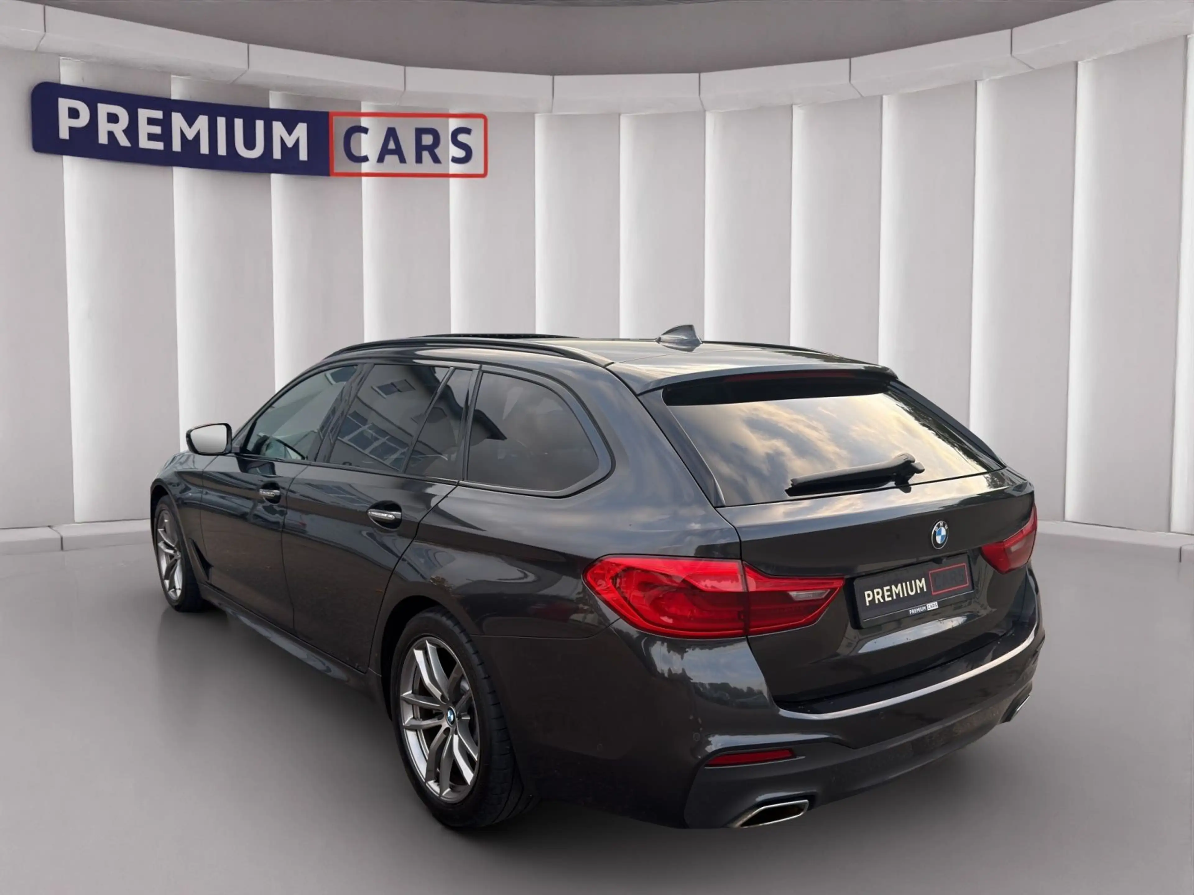 BMW 520 d Touring M-Sport *Garantie*Finanzierung* — photo 3