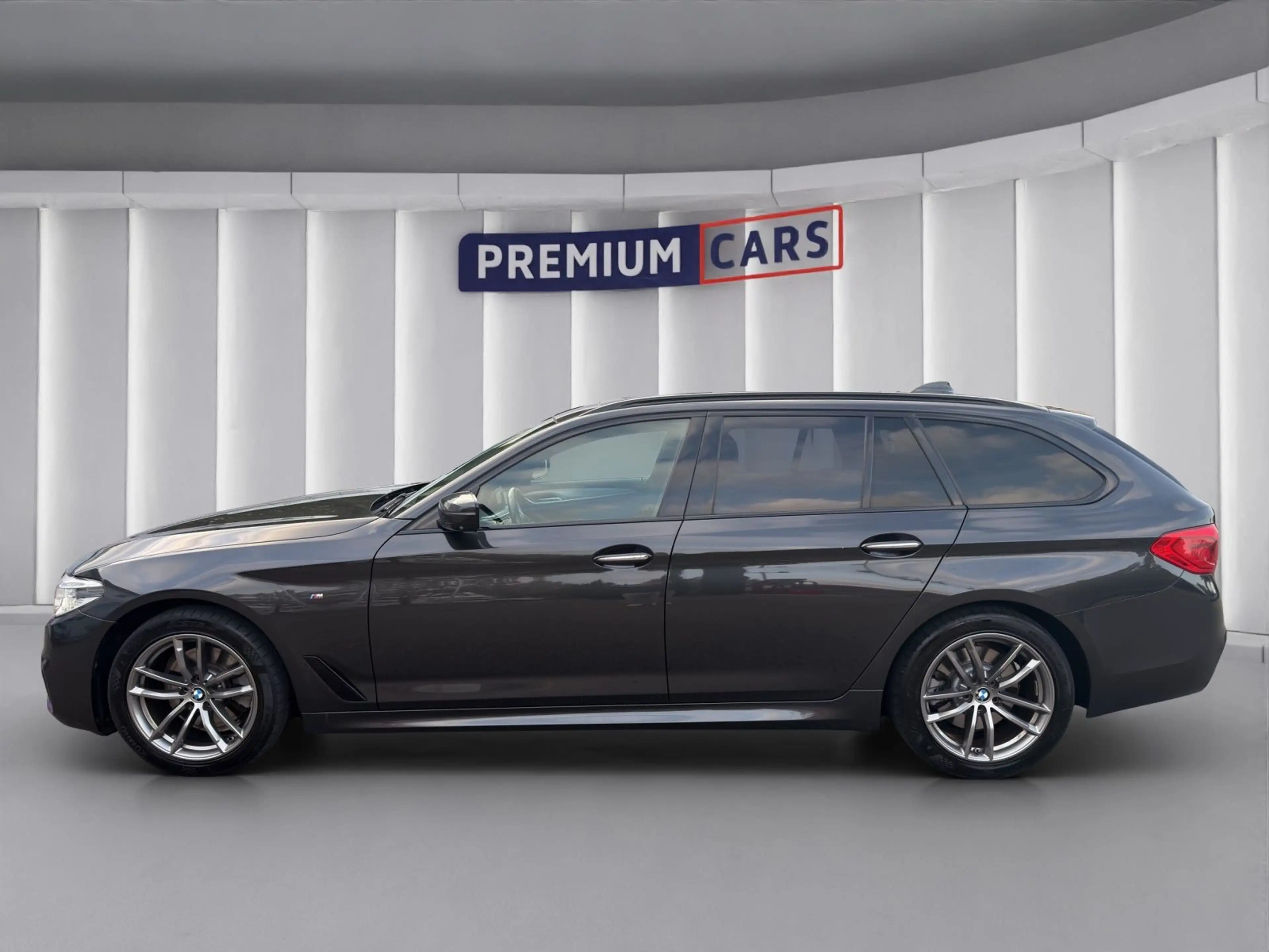 BMW 520 d Touring M-Sport *Garantie*Finanzierung* — photo 2