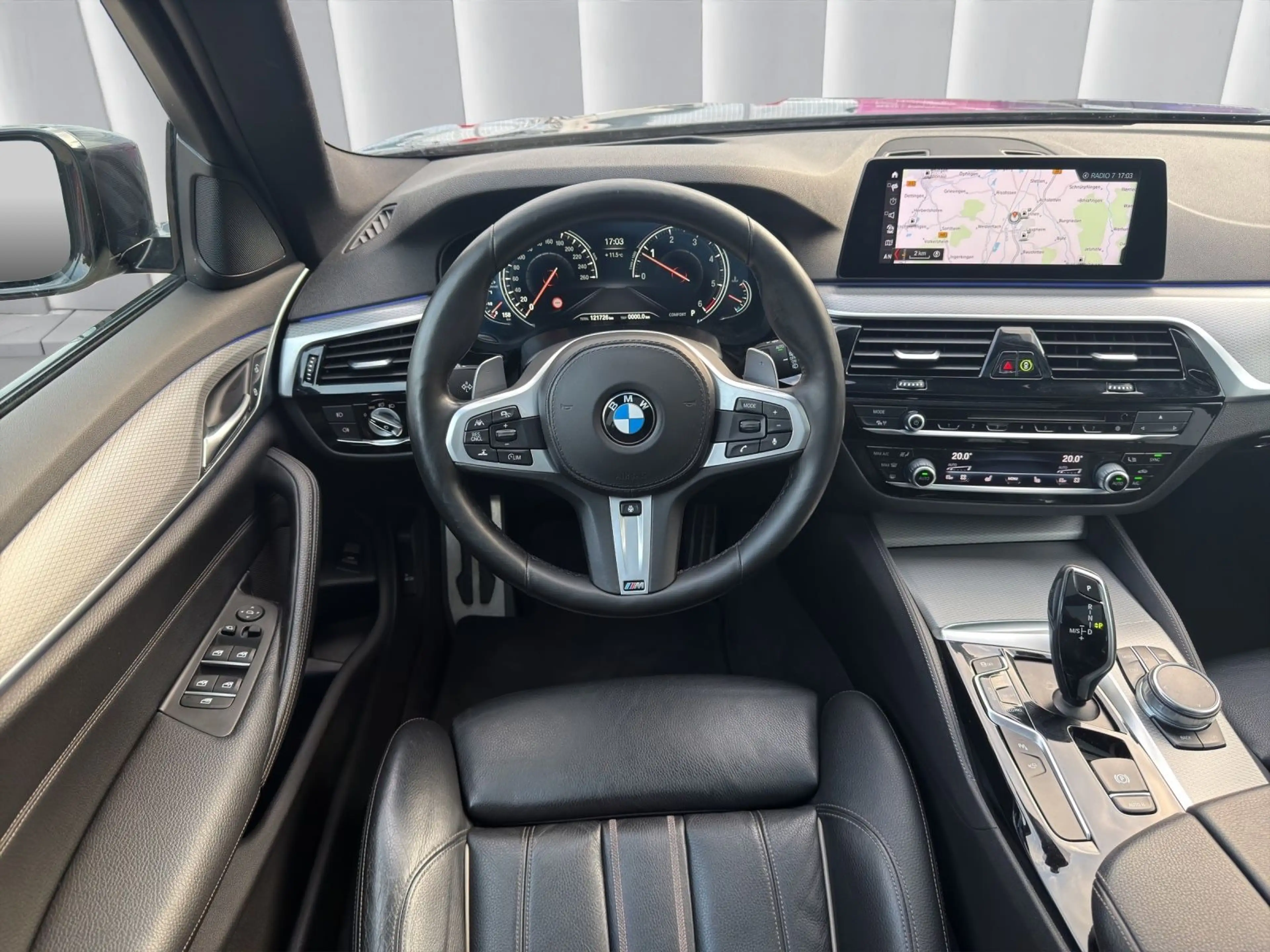 BMW 520 d Touring M-Sport *Garantie*Finanzierung* — photo 12