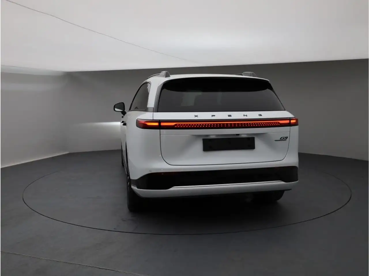 XPENG G9