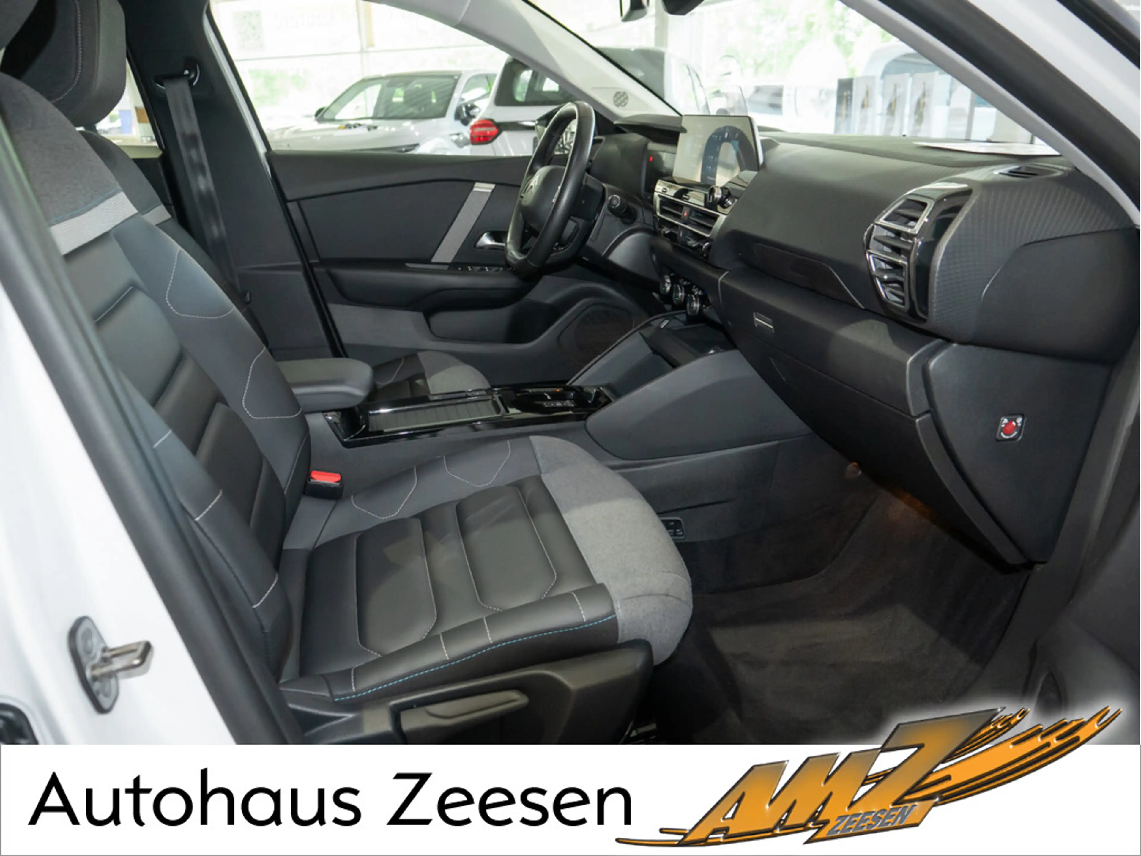 Citroen E-C4 Electric — photo 2