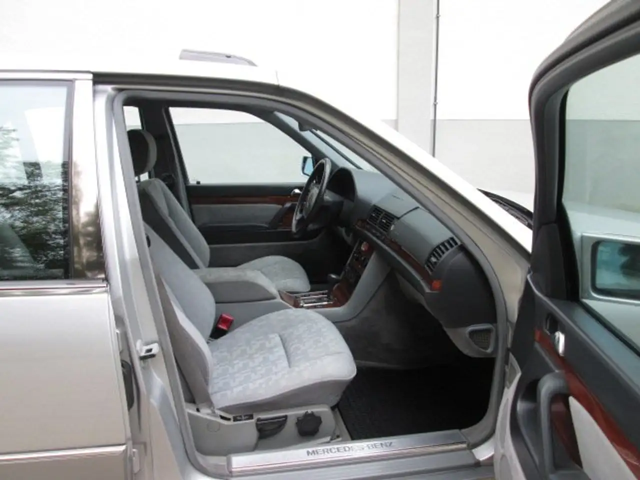 Mercedes-Benz S 300 SE+AUTOMATIK+AHK+FÄHRT GUT+TÜV NEU, foto 9