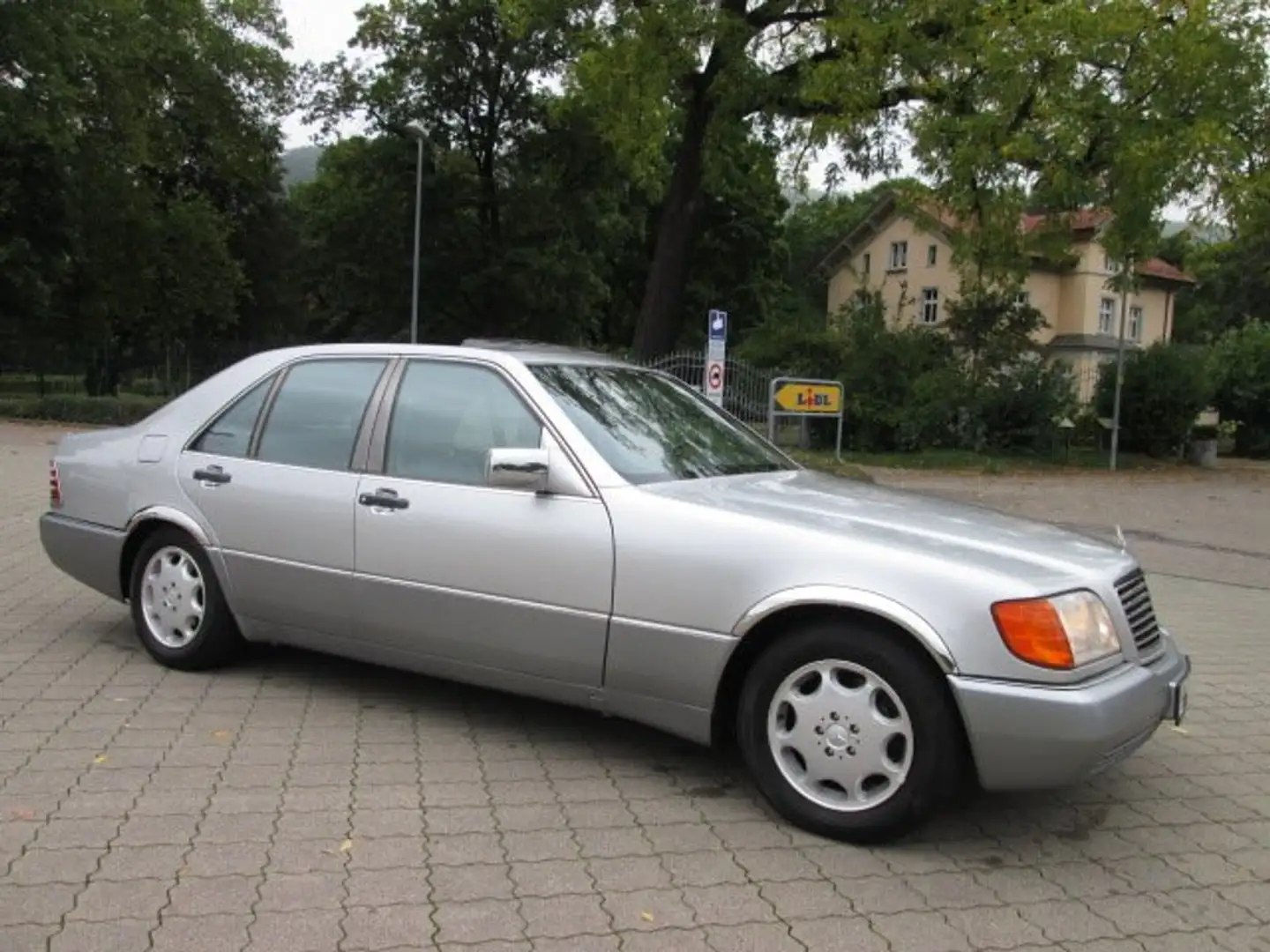 Mercedes-Benz S 300 SE+AUTOMATIK+AHK+FÄHRT GUT Silber - 2