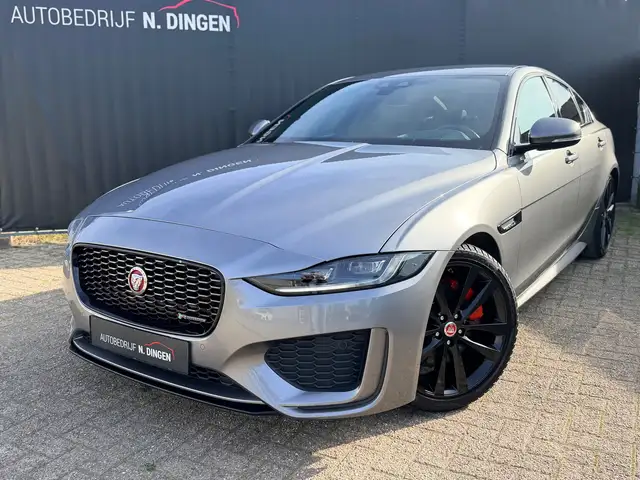 Jaguar XE 2.0 P250 R-Dynamic SE Black pack