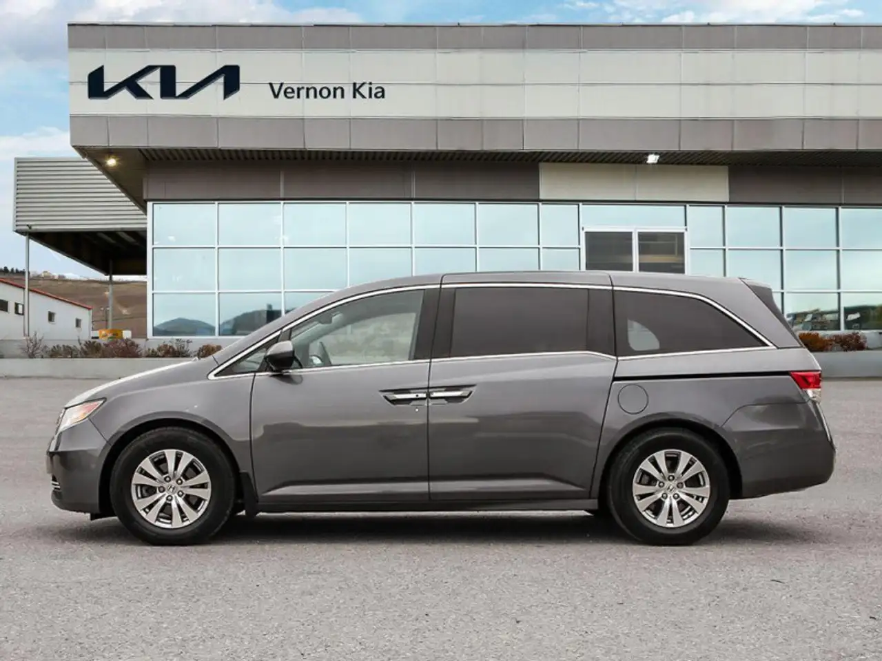 Honda Odyssey снимка Honda Odyssey