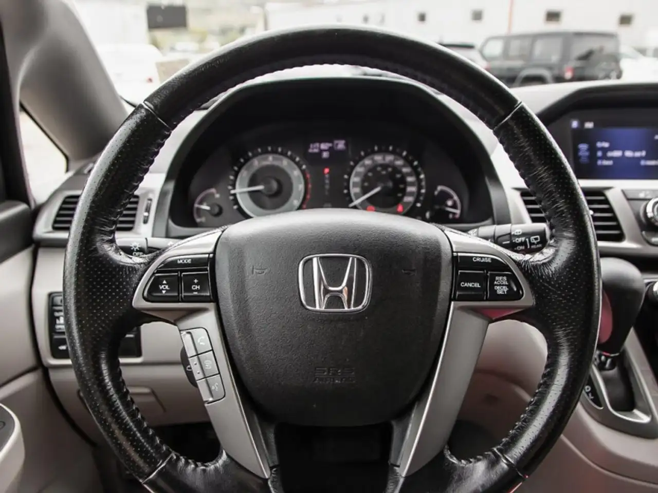 Honda Odyssey снимка Honda Odyssey