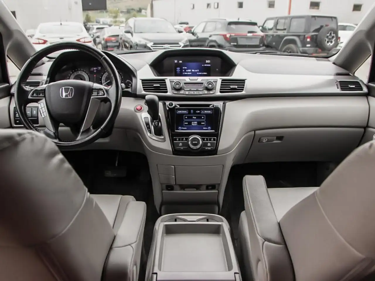 Honda Odyssey снимка Honda Odyssey