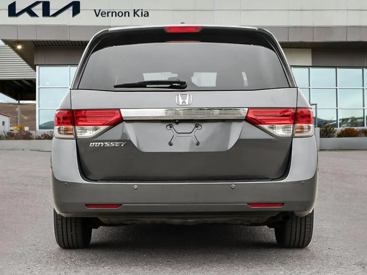 Honda Odyssey снимка Honda Odyssey