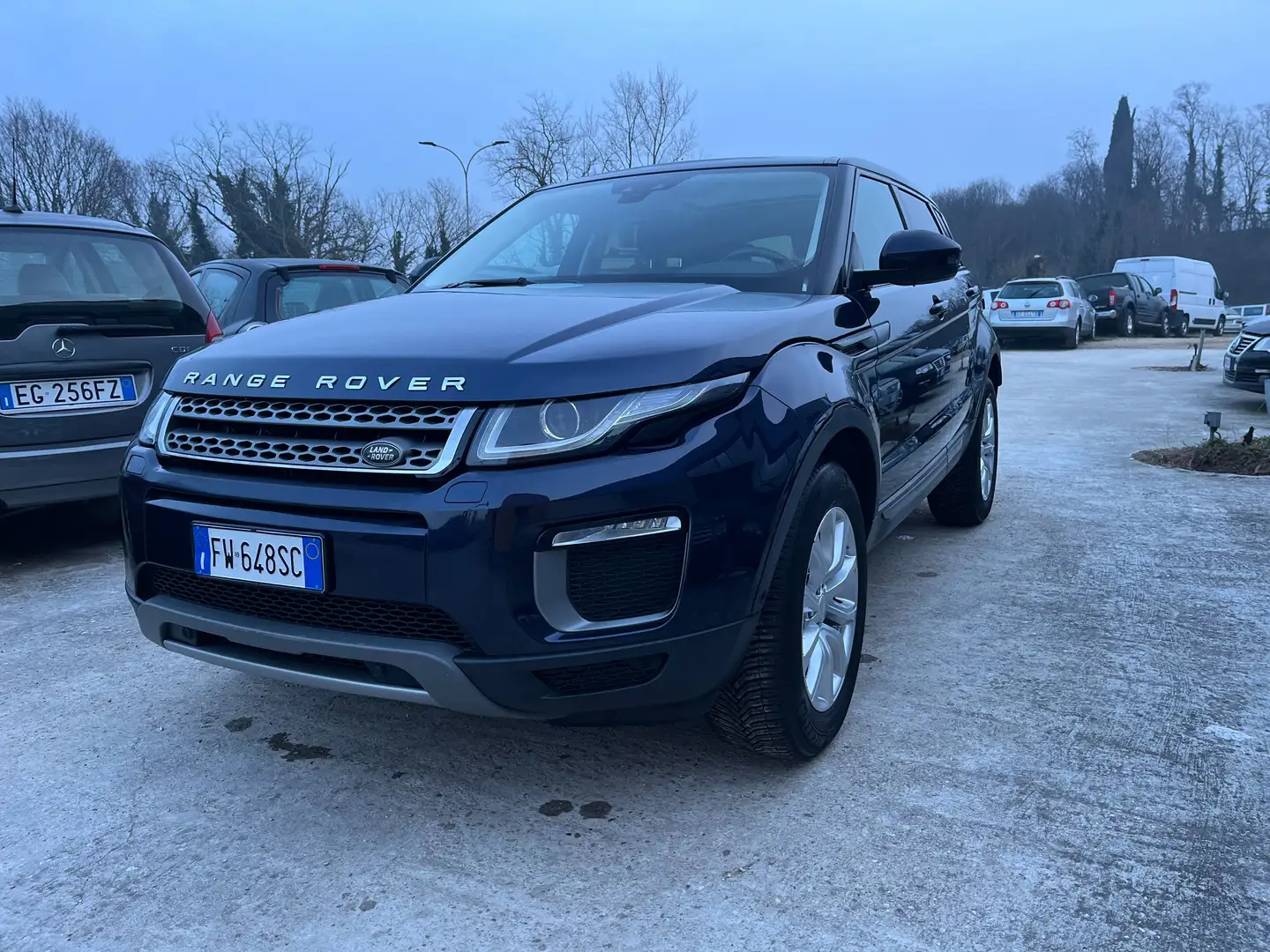 Land Rover Range Rover Evoque 5p 2.0 td4 Pure Business edition 150cv auto Blauw - 1