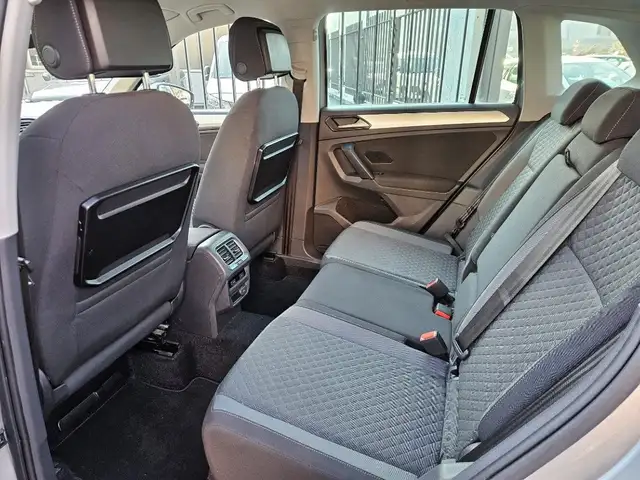 Volkswagen Tiguan view 11