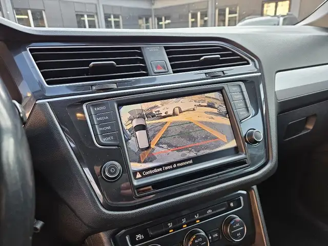 Volkswagen Tiguan view 15