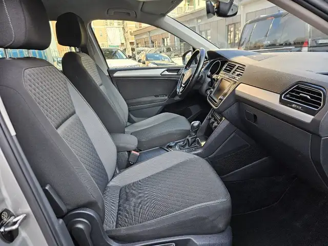 Volkswagen Tiguan view 10