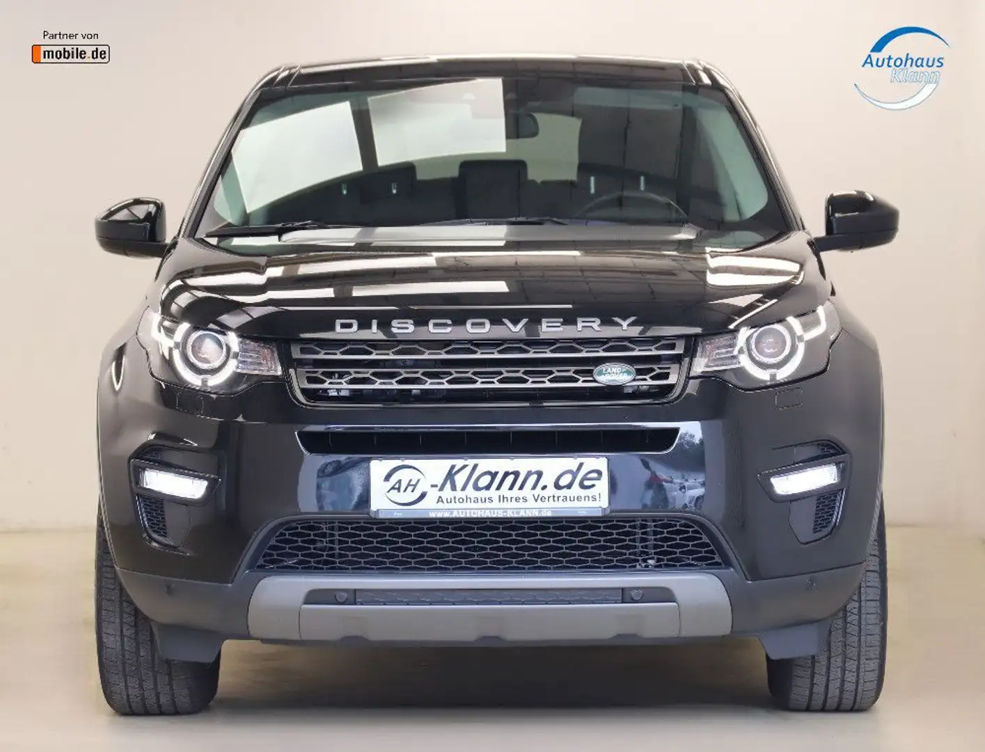 Land Rover Discovery Sport SE AWD 241PS Pano SHZ 1.Hand Schwarz - 2