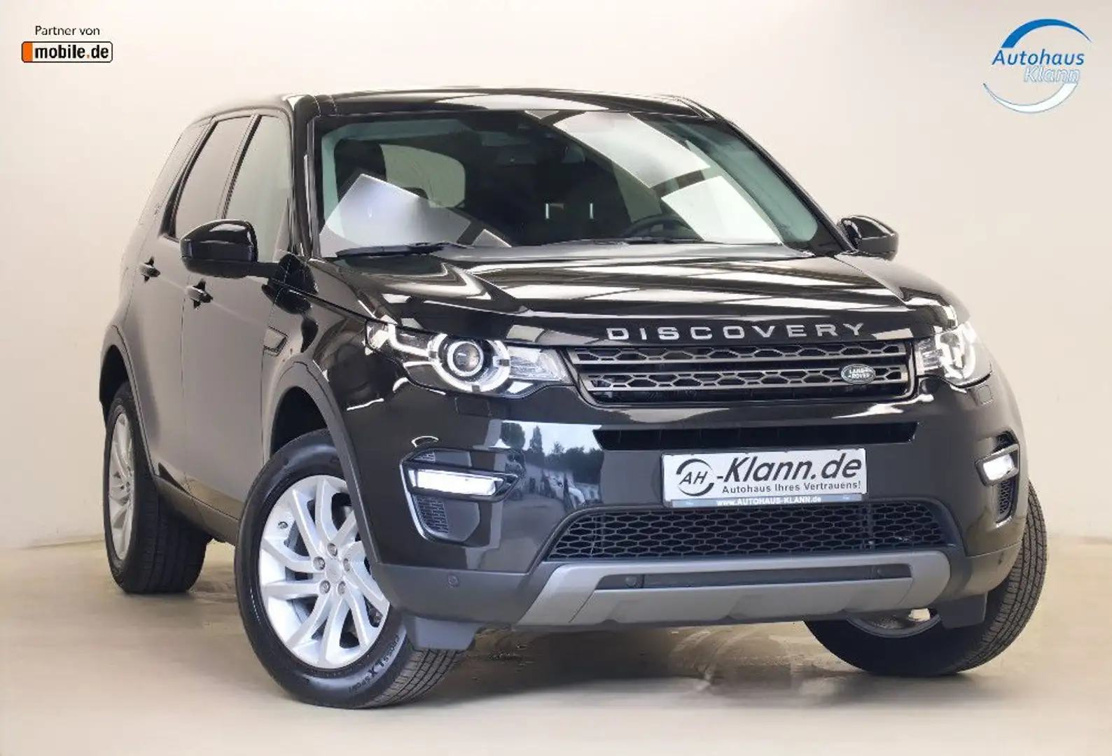 Land Rover Discovery Sport SE AWD 241PS Pano SHZ 1.Hand Schwarz - 1