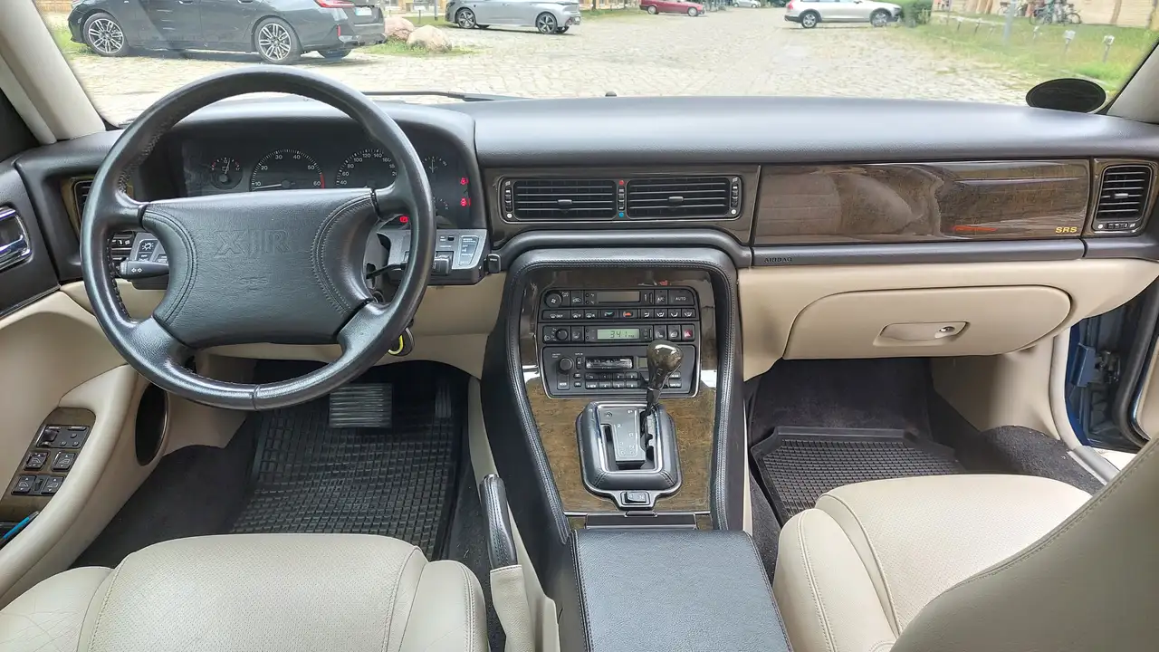 Jaguar X300 XJR, foto 7