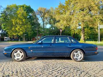 XJR