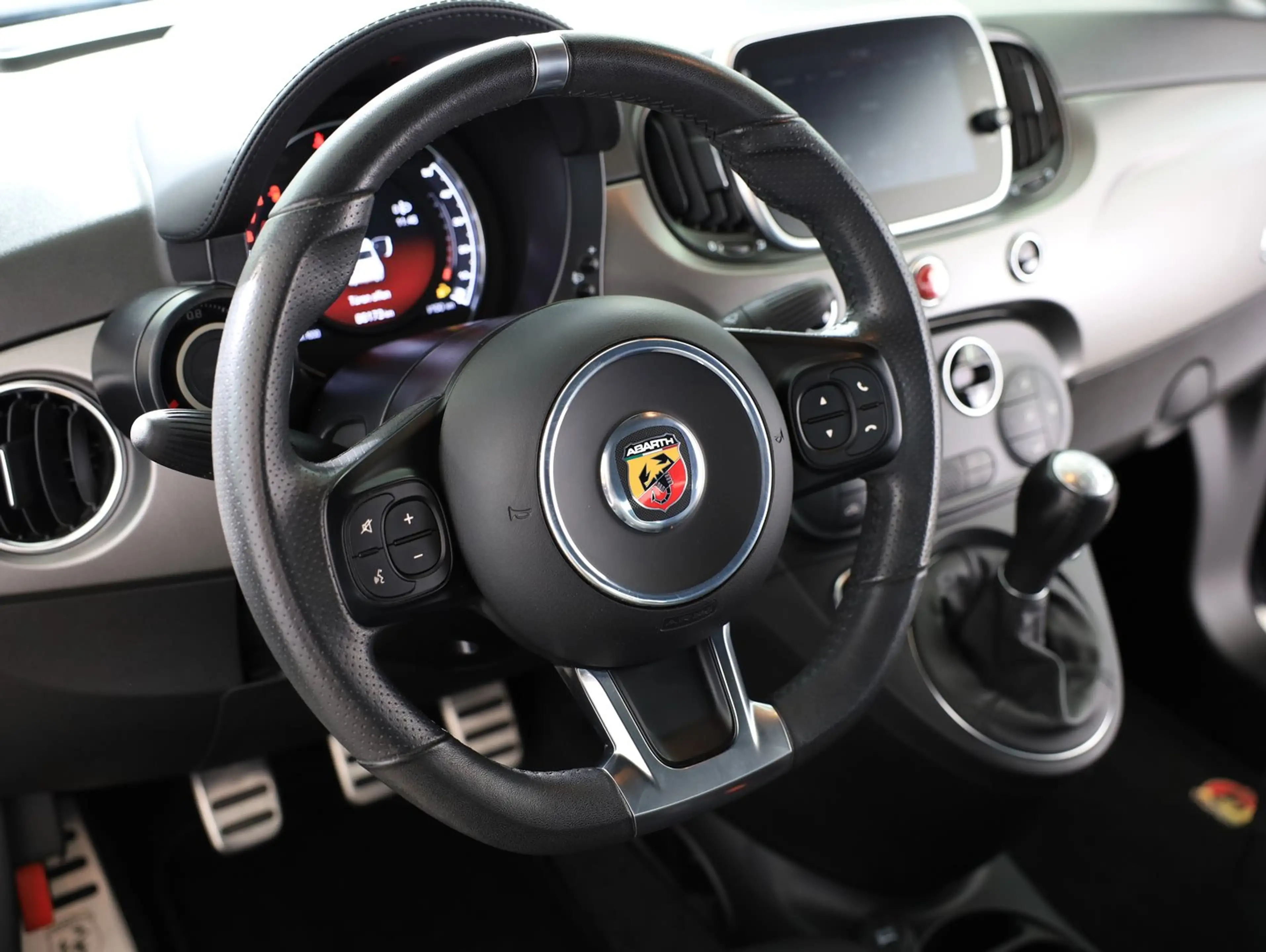 Abarth 500 595 Custom — photo 11