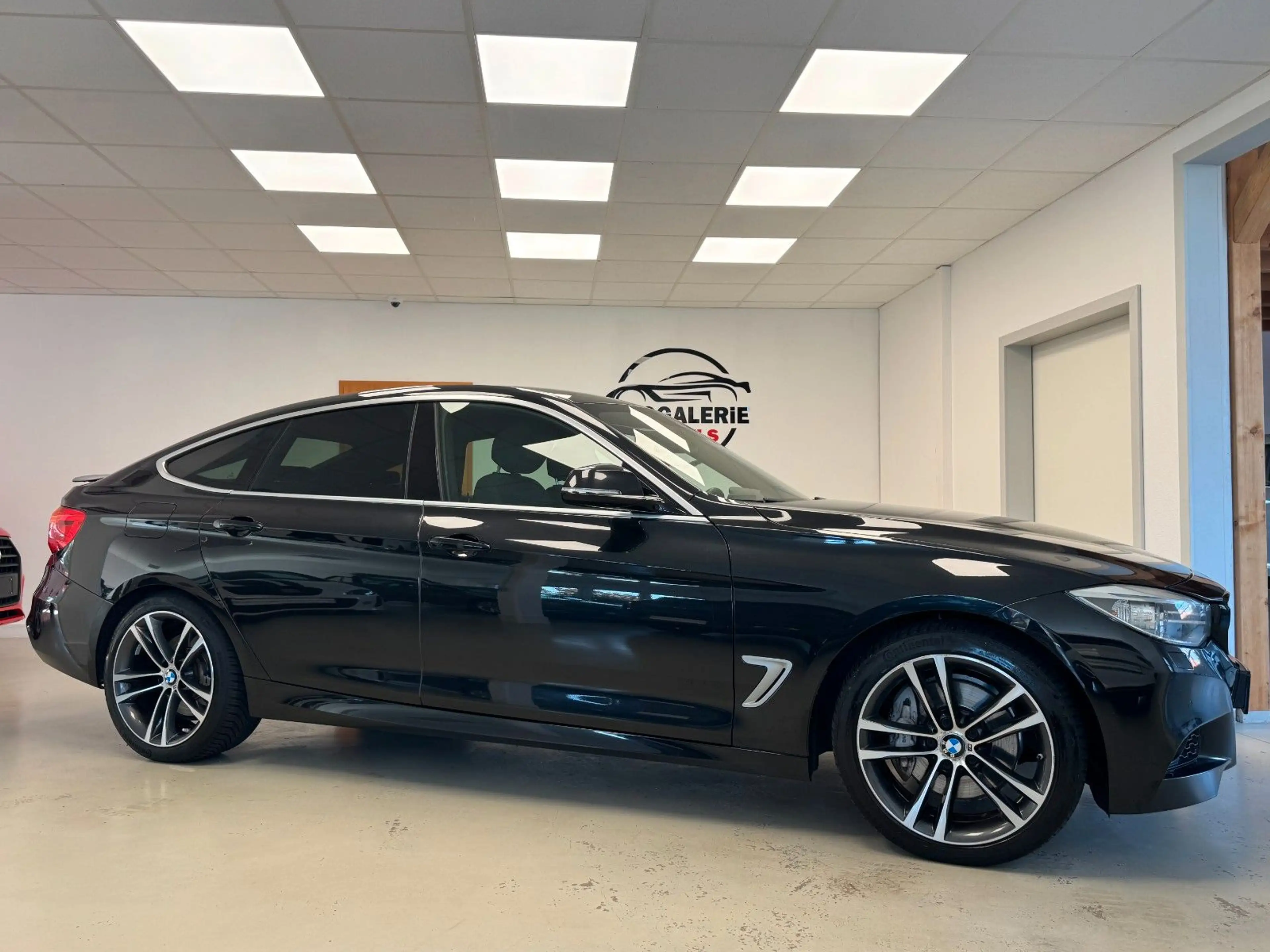 BMW 335 335 d xDrive Gran Turismo °M-Paket°AHK°2.Hand° — photo 5