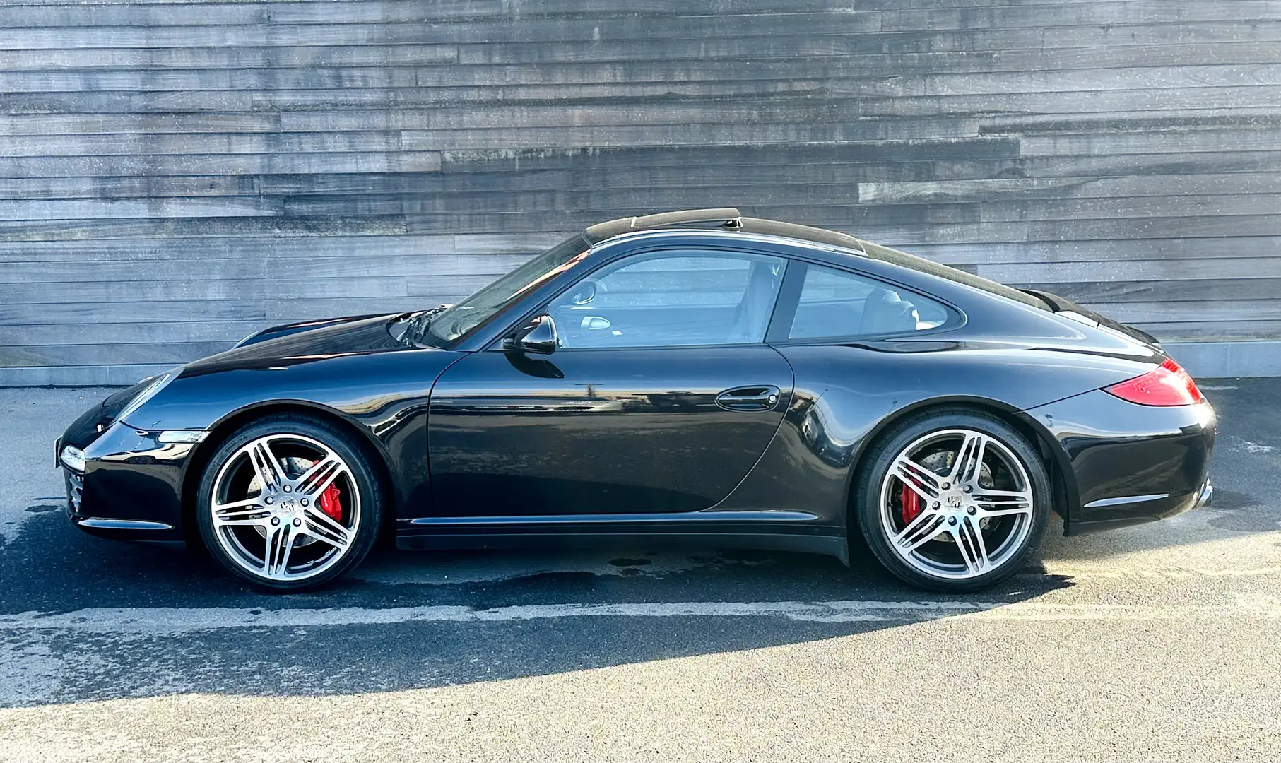 Porsche 911 / 997 4S **SPORTUITLAAT**O.D.**SPORTSEATS**19"ALU Noir - 2