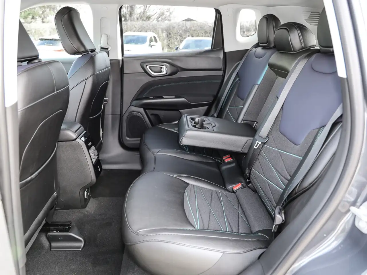 Jeep Compass Upland Plug-In Hybrid 4WD LED ACC Apple CarPlay An 9