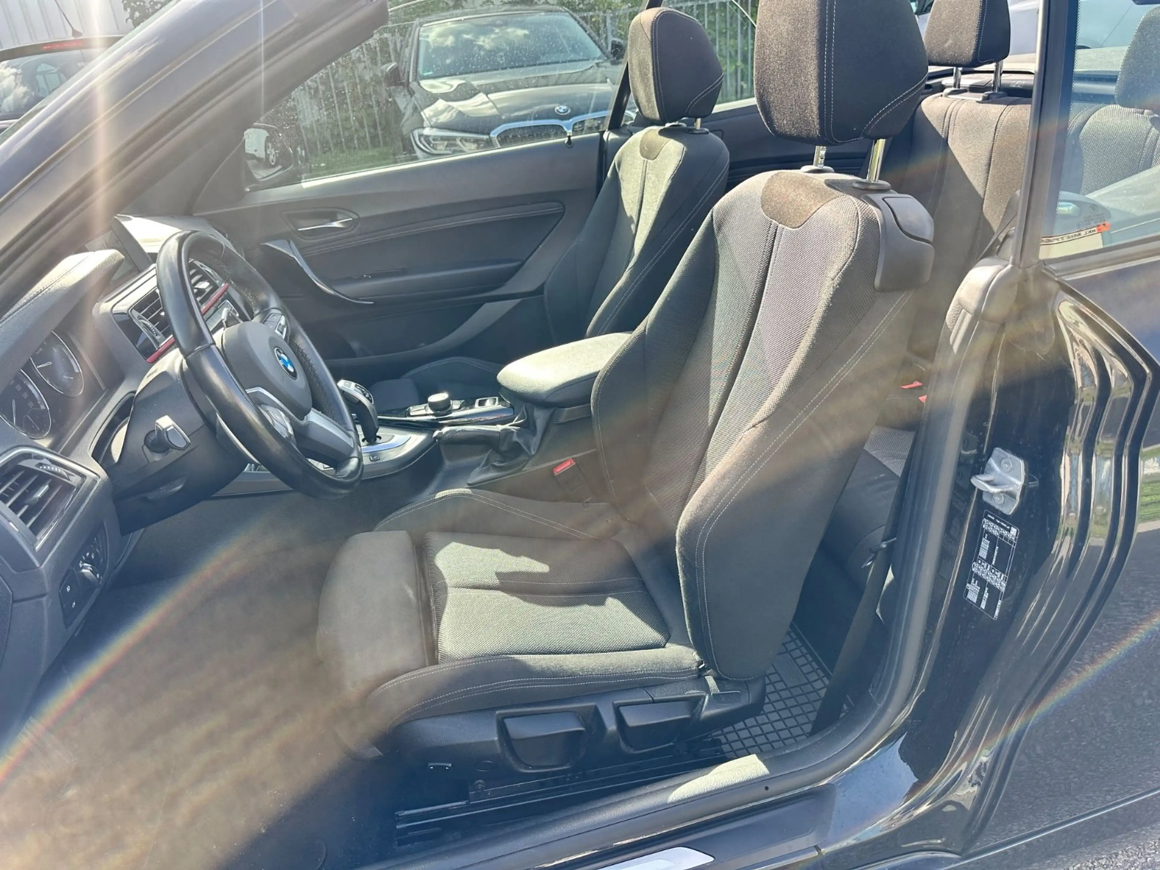 BMW 220 i Cabrio Sport Line * LED * Navi * Kamera * — photo 12