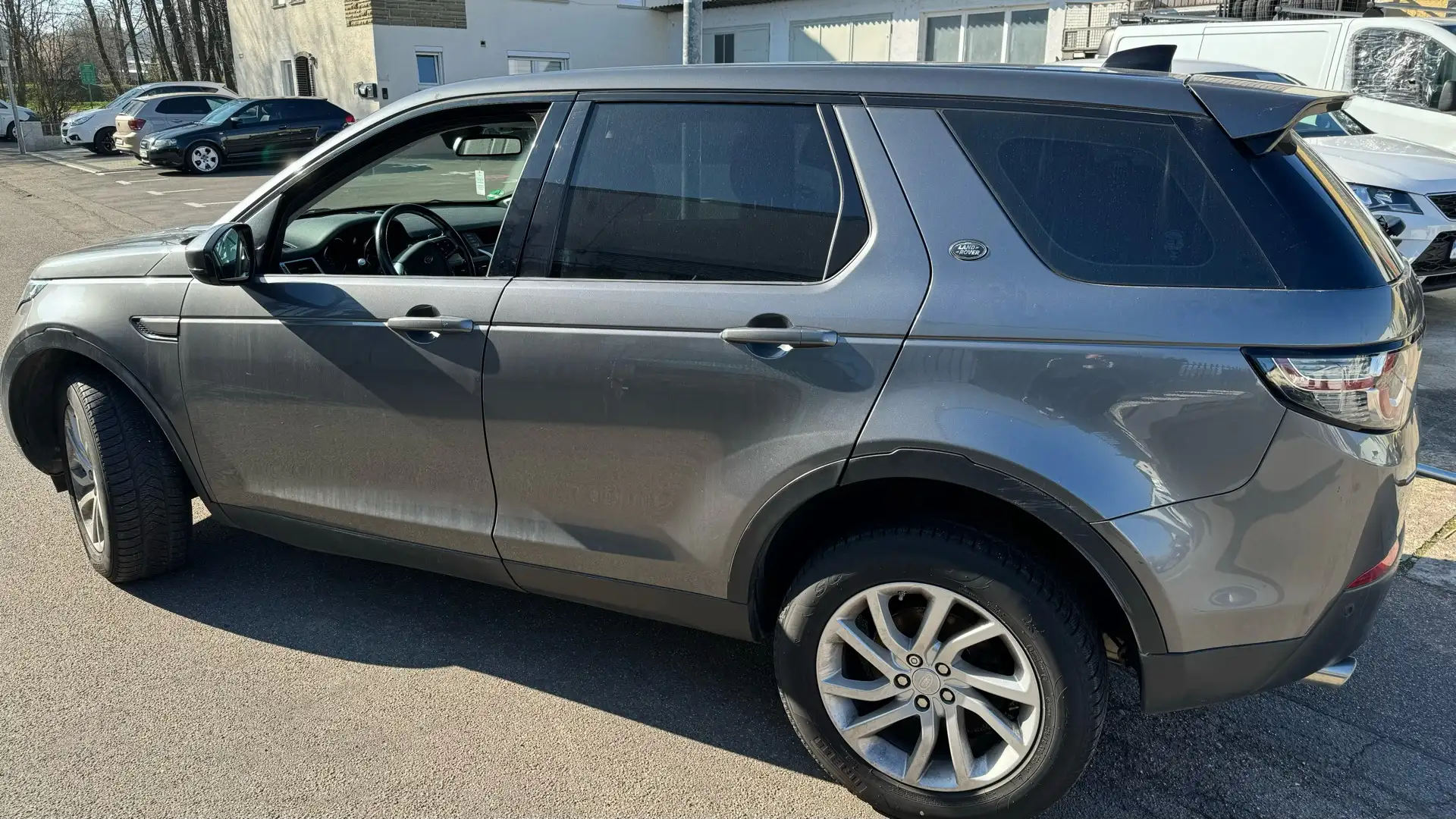 Land Rover Discovery Sport TD4 Aut. HSE Grau - 1