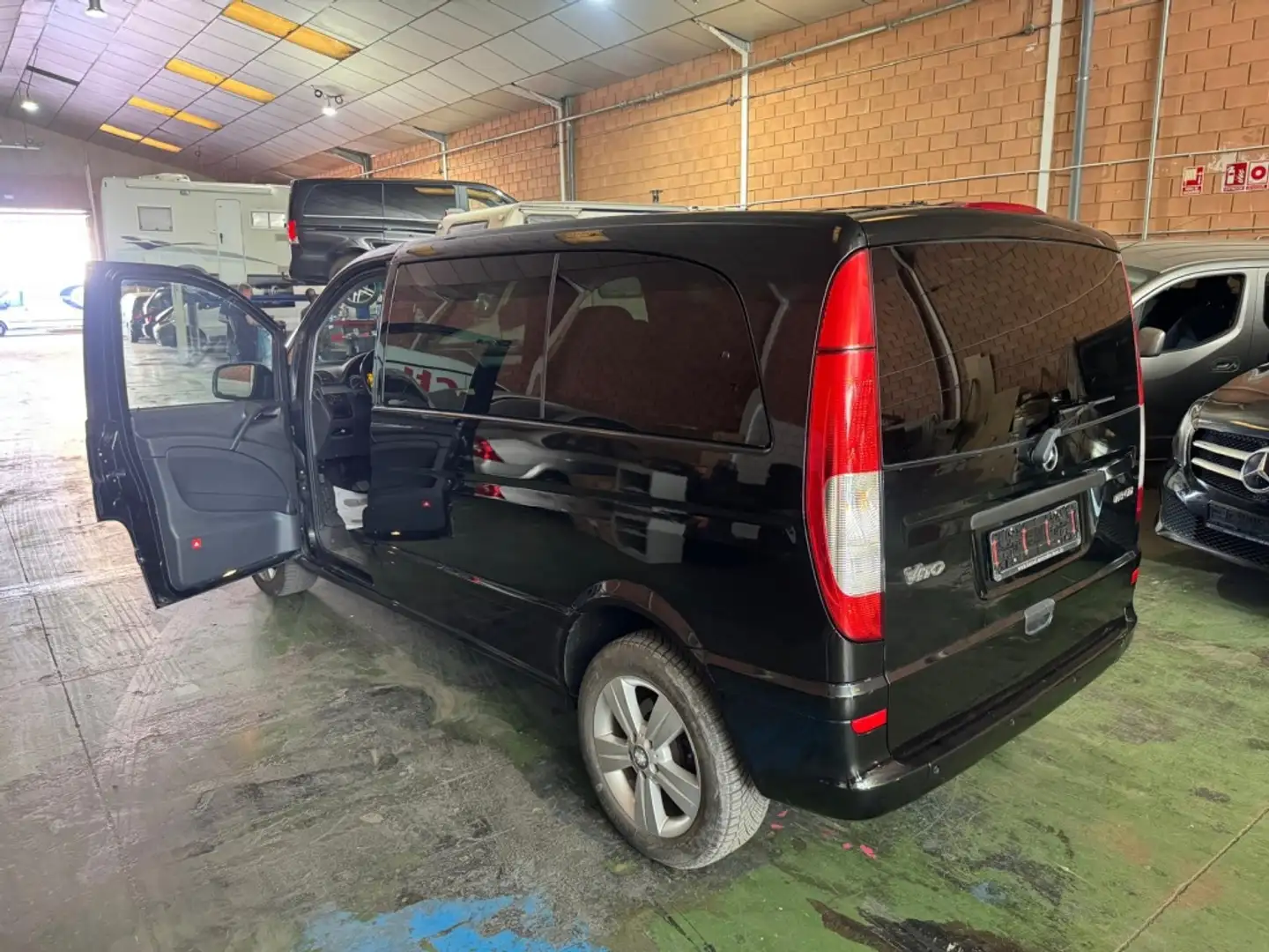 Mercedes-Benz Viano 2.0CDI Ambiente Compacto Schwarz - 1