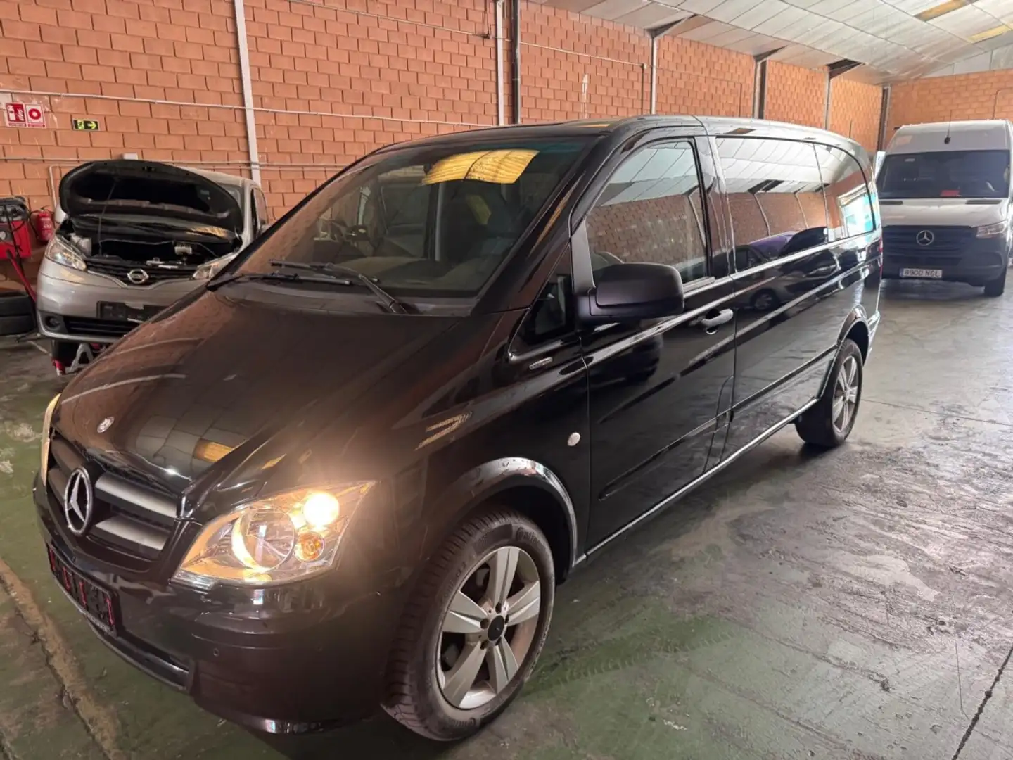 Mercedes-Benz Viano 2.0CDI Ambiente Compacto Schwarz - 2